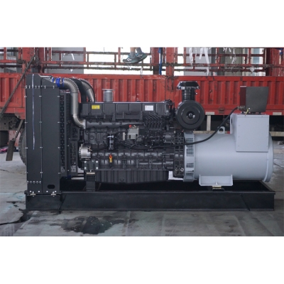 200kw上柴動(dòng)力柴油發(fā)電機組-上柴股份6缸柴油機6DTAA8.9-G33柴油發(fā)電機組,缸徑/行程：114/144mm,柴油發(fā)電機組水冷發(fā)動(dòng)機功率253KW,柴油發(fā)電機組配套馬拉松斯坦福發(fā)電機。廠(chǎng)價(jià)直銷(xiāo)歡迎選購：13773399855。
