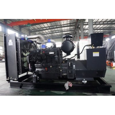 120kw上柴動(dòng)力柴油發(fā)電機組-上柴股份4缸柴油機6HTAA6.5-G31柴油發(fā)電機組,缸徑/行程：105/124mm,柴油發(fā)電機組水冷發(fā)動(dòng)機功率141KW,柴油發(fā)電機組配套馬拉松斯坦福發(fā)電機。廠(chǎng)價(jià)直銷(xiāo)歡迎選購：13773399855。